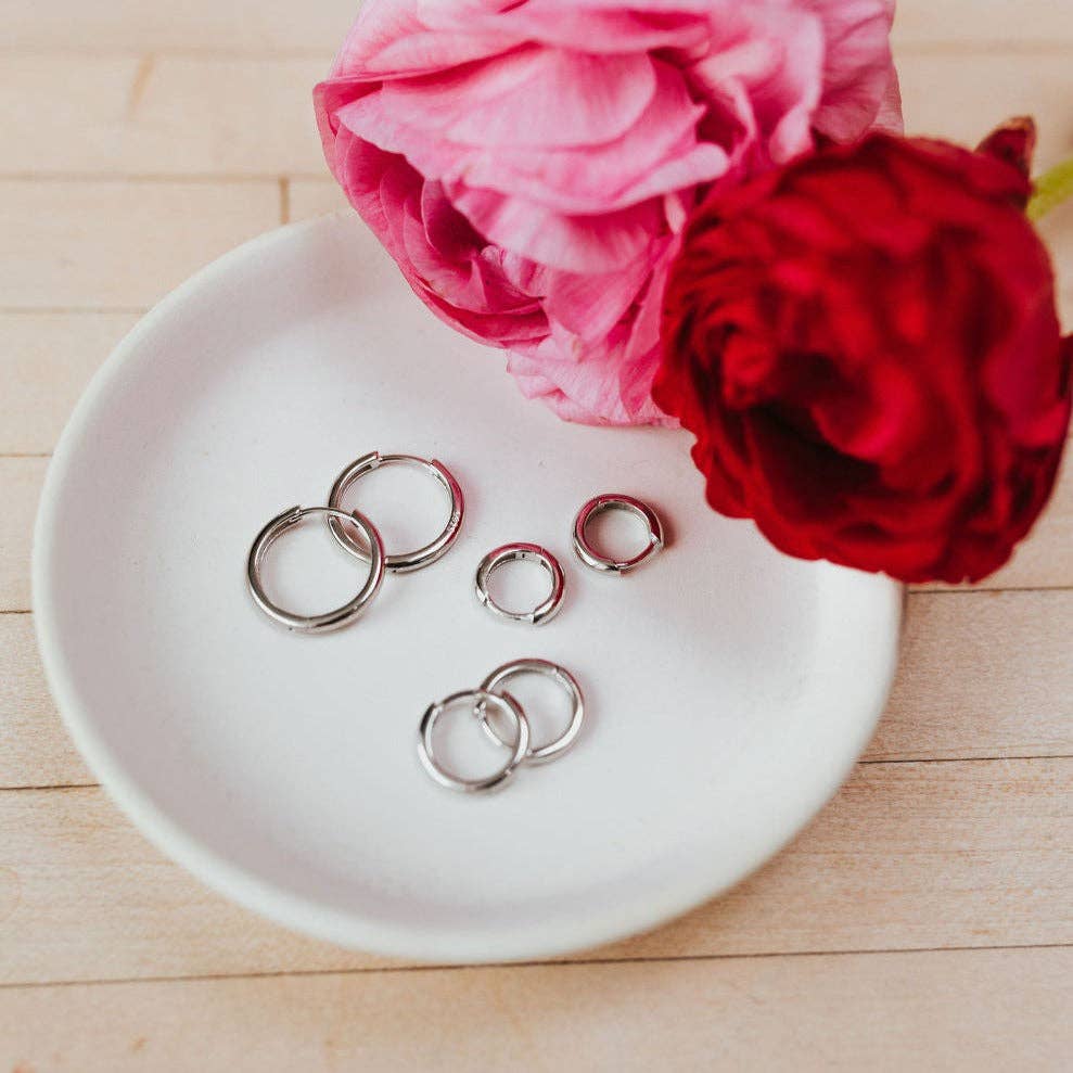 Olivia Essential Hoops: Silver / Medium (17 mm)