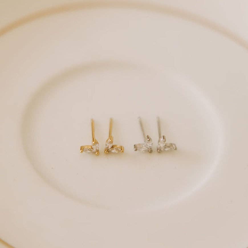 Quinn Studs: Silver / Diamond
