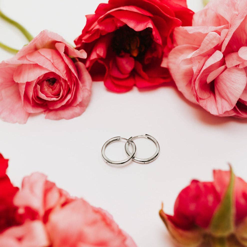 Olivia Essential Hoops: Silver / Medium (17 mm)