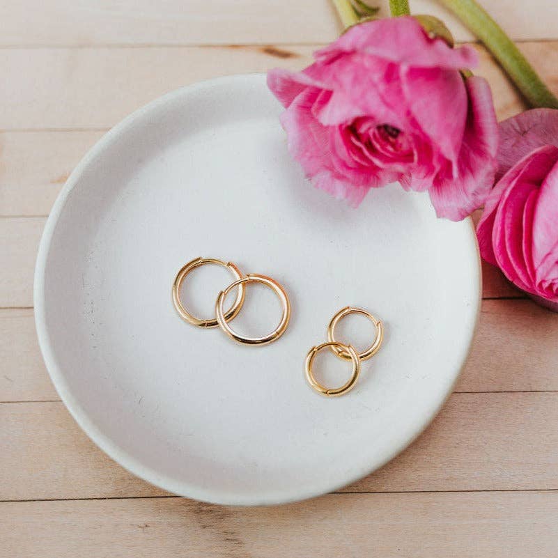 Olivia Essential Hoops: Silver / Medium (17 mm)