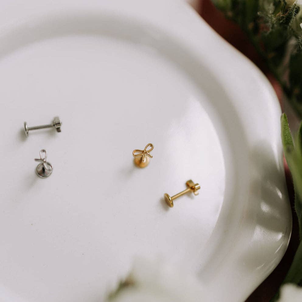 Bow Flat Back Studs: Silver