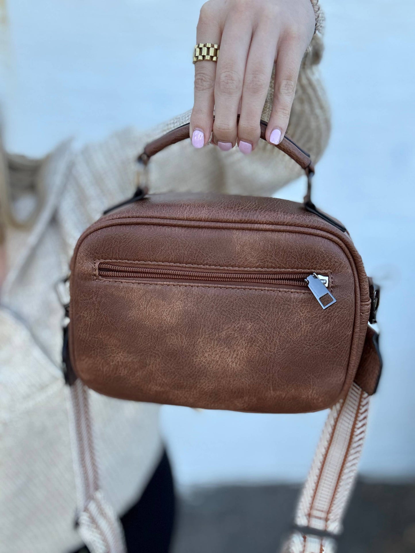 Ashlyn Crossbody: Black/White/Camel