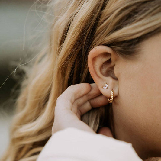 Quinn Studs: Silver / Diamond