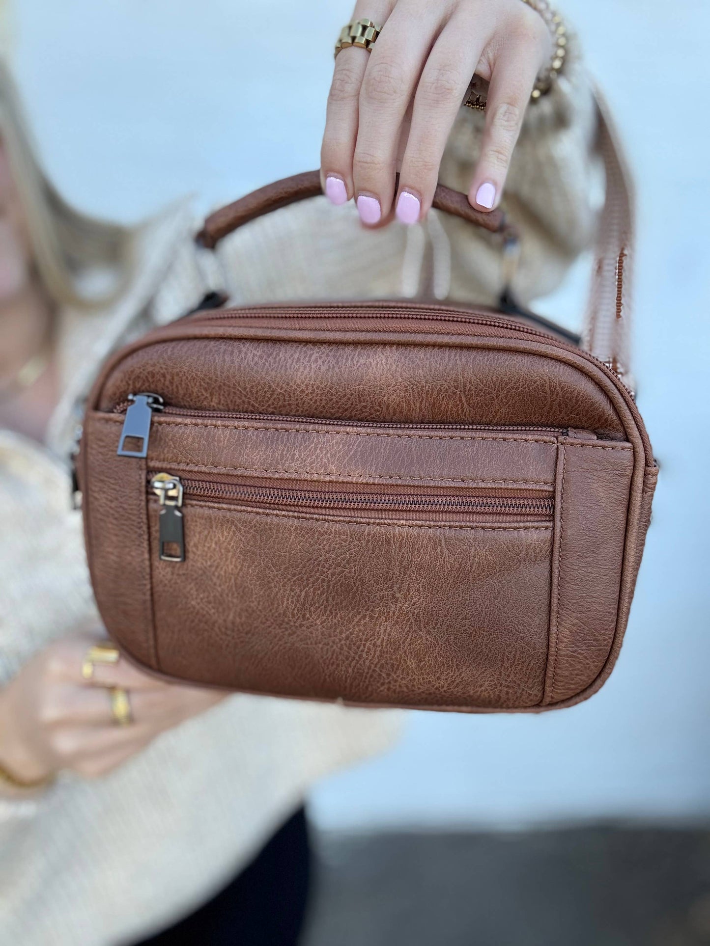 Ashlyn Crossbody: Black/White/Camel