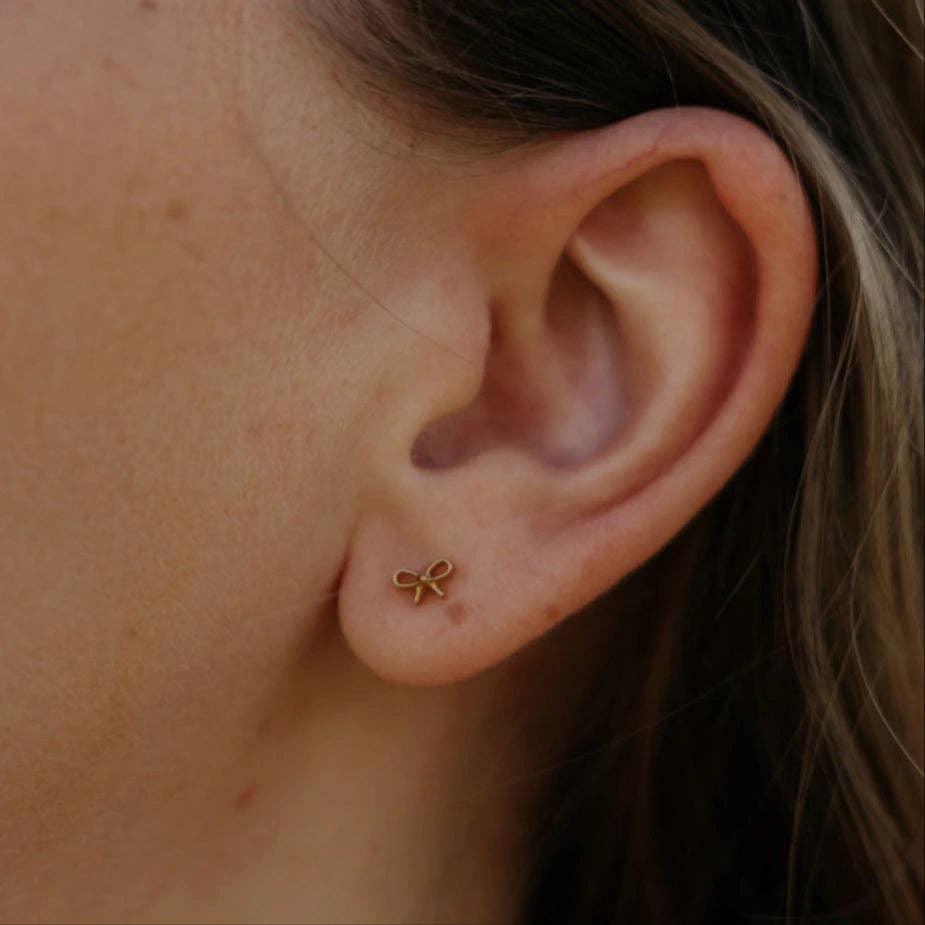 Bow Flat Back Studs: Silver